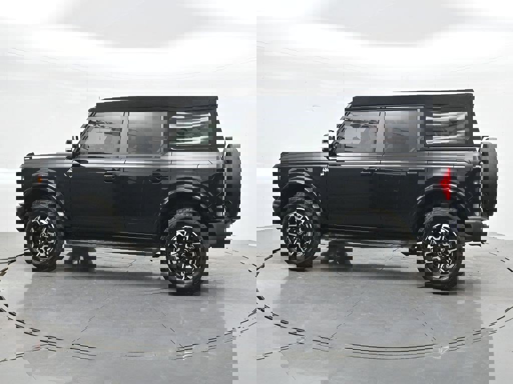 Used 2023 Ford Bronco Outer Banks image 8