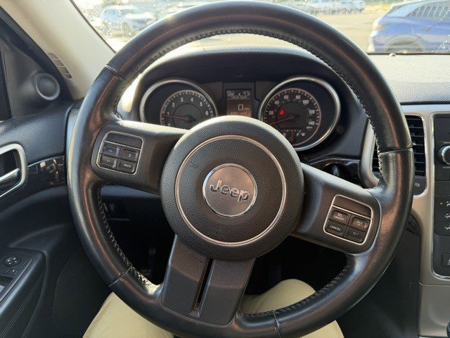 Used 2012 Jeep Grand Cherokee Laredo w/ Laredo E Group image 15