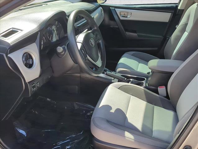 Used 2018 Toyota Corolla LE FWD image 12