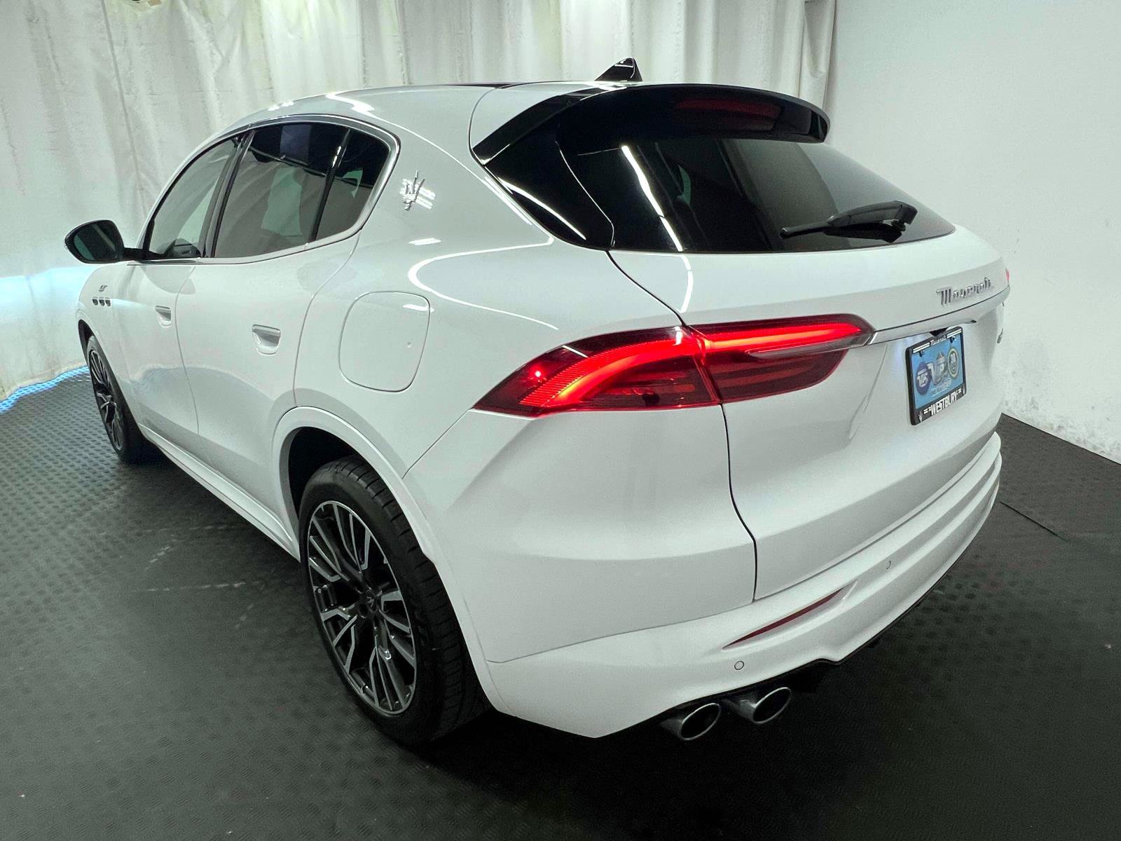 Used 2023 Maserati Grecale Modena AWD/4WD image 8
