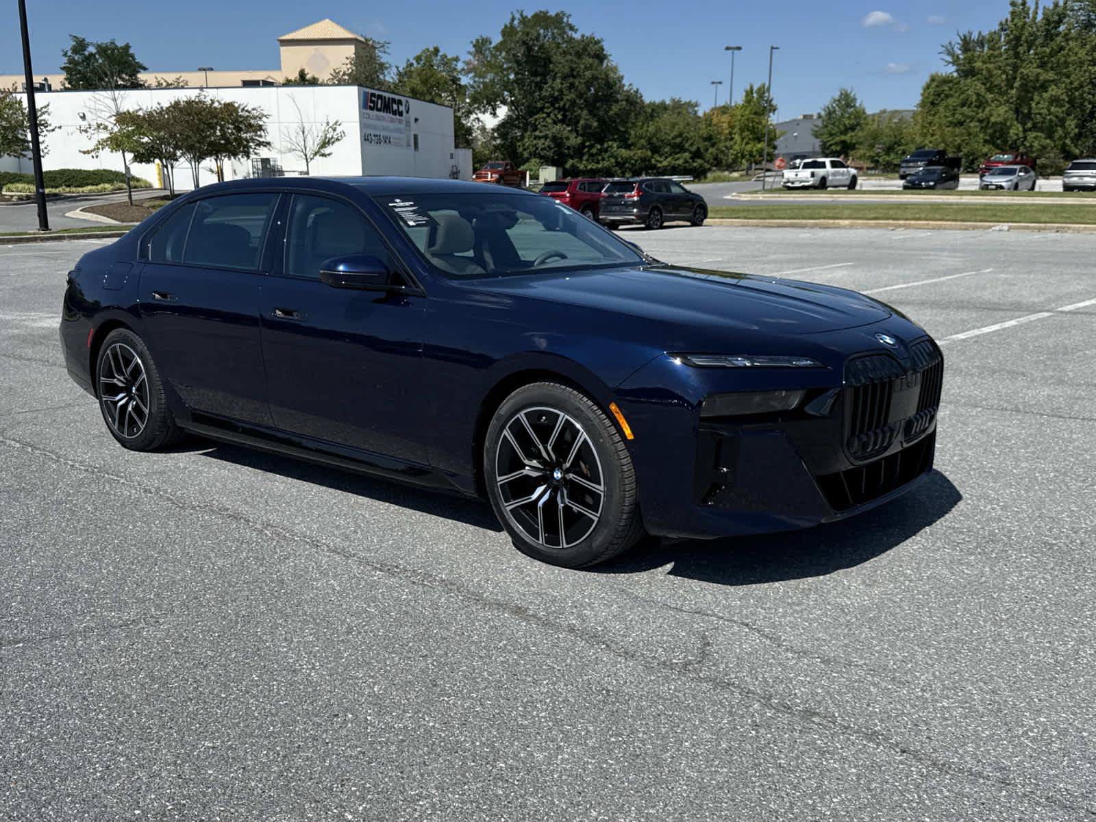 Used 2023 BMW i7 xDrive60 AWD/4WD image 10