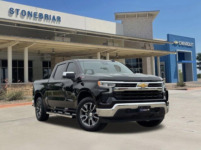 Used 2024 Chevrolet Silverado 1500 LT AWD/4WD image 2