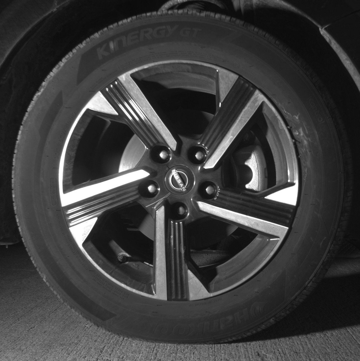 Used 2025 Nissan Sentra SV FWD image 13