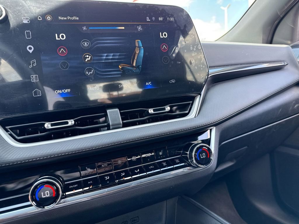 Used 2025 Chevrolet Equinox LT w/ Convenience Package II FWD image 19