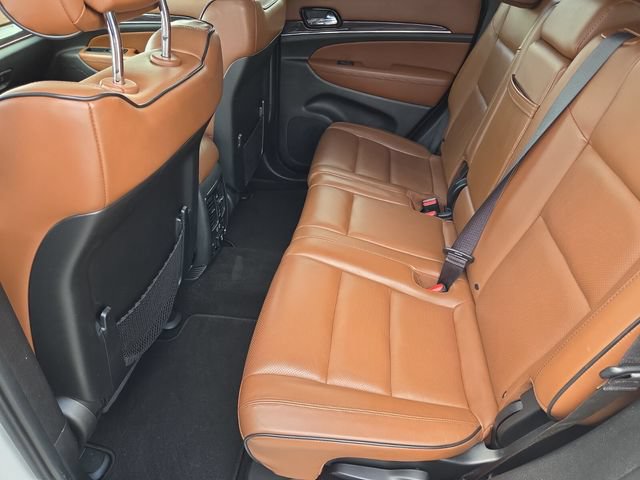 Used 2020 Jeep Grand Cherokee Overland RWD image 12