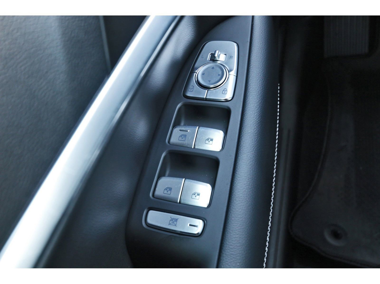 Used 2026 Genesis G70 2.5T image 22