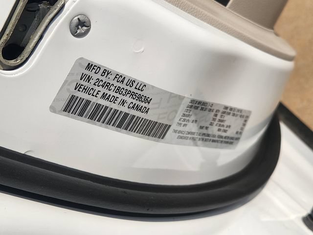 Used 2023 Chrysler Pacifica Touring-L FWD image 36