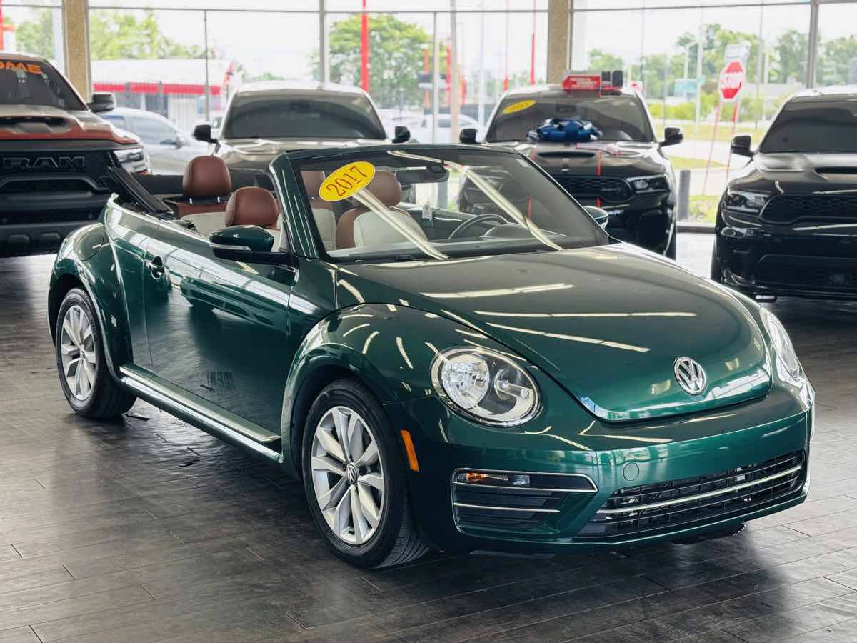 Used 2017 Volkswagen Beetle 1.8T SEL FWD image 1