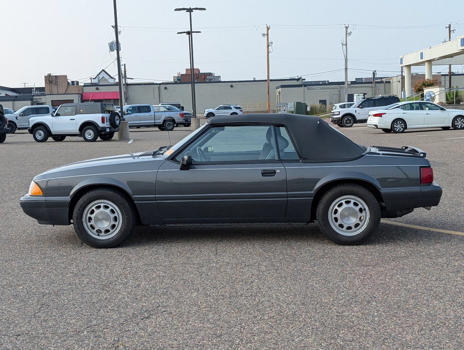 Used 1989 Ford Mustang LX RWD image 2