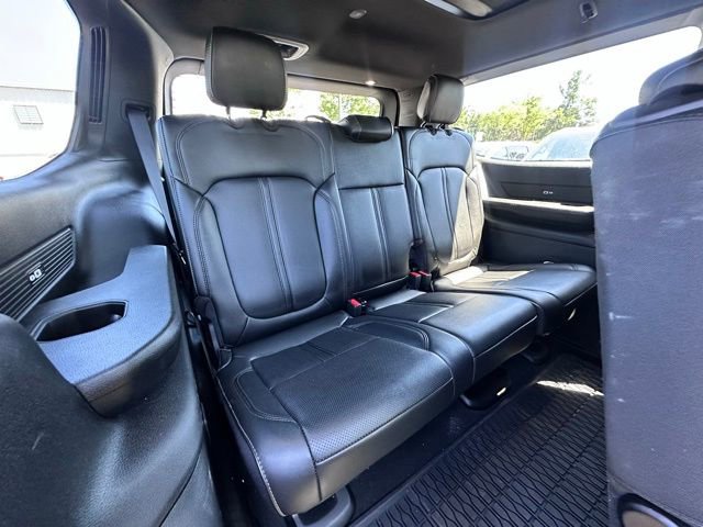 Used 2024 Jeep Wagoneer 4WD w/ Premium Group I image 34