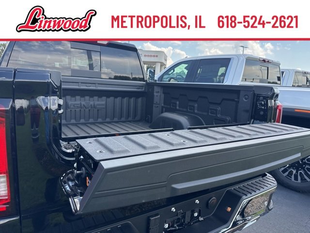 New 2025 GMC Sierra 1500 SLT w/ SLT Premium Plus Package image 6