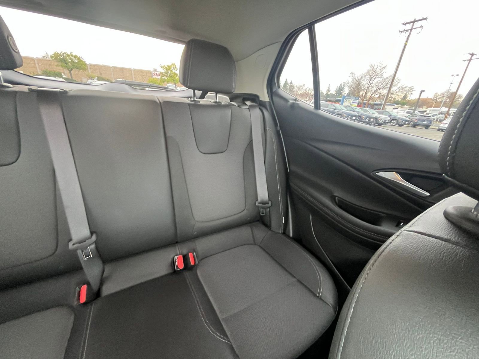 Used 2025 Buick Encore GX Preferred image 35