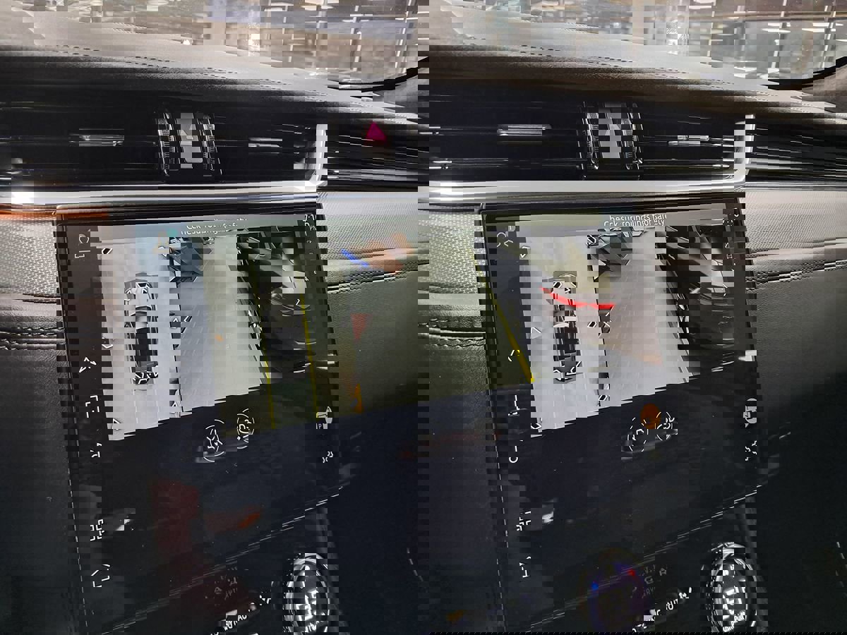 Used 2021 Jaguar F-PACE SVR image 20