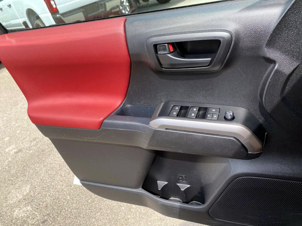 Used 2023 Toyota Tacoma SR5 AWD/4WD image 22