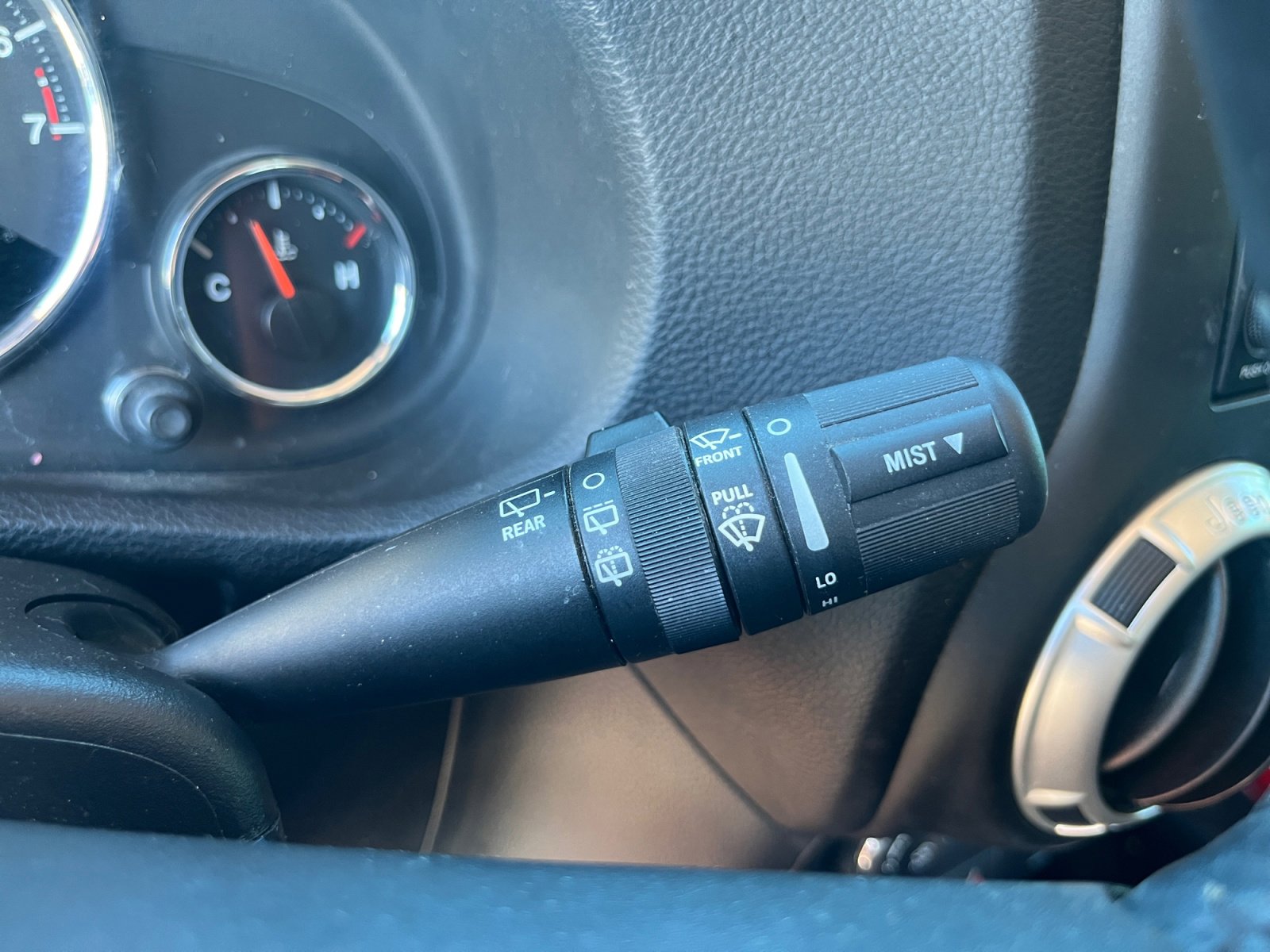 Used 2017 Jeep Wrangler Unlimited Rubicon w/ Connectivity Group image 11