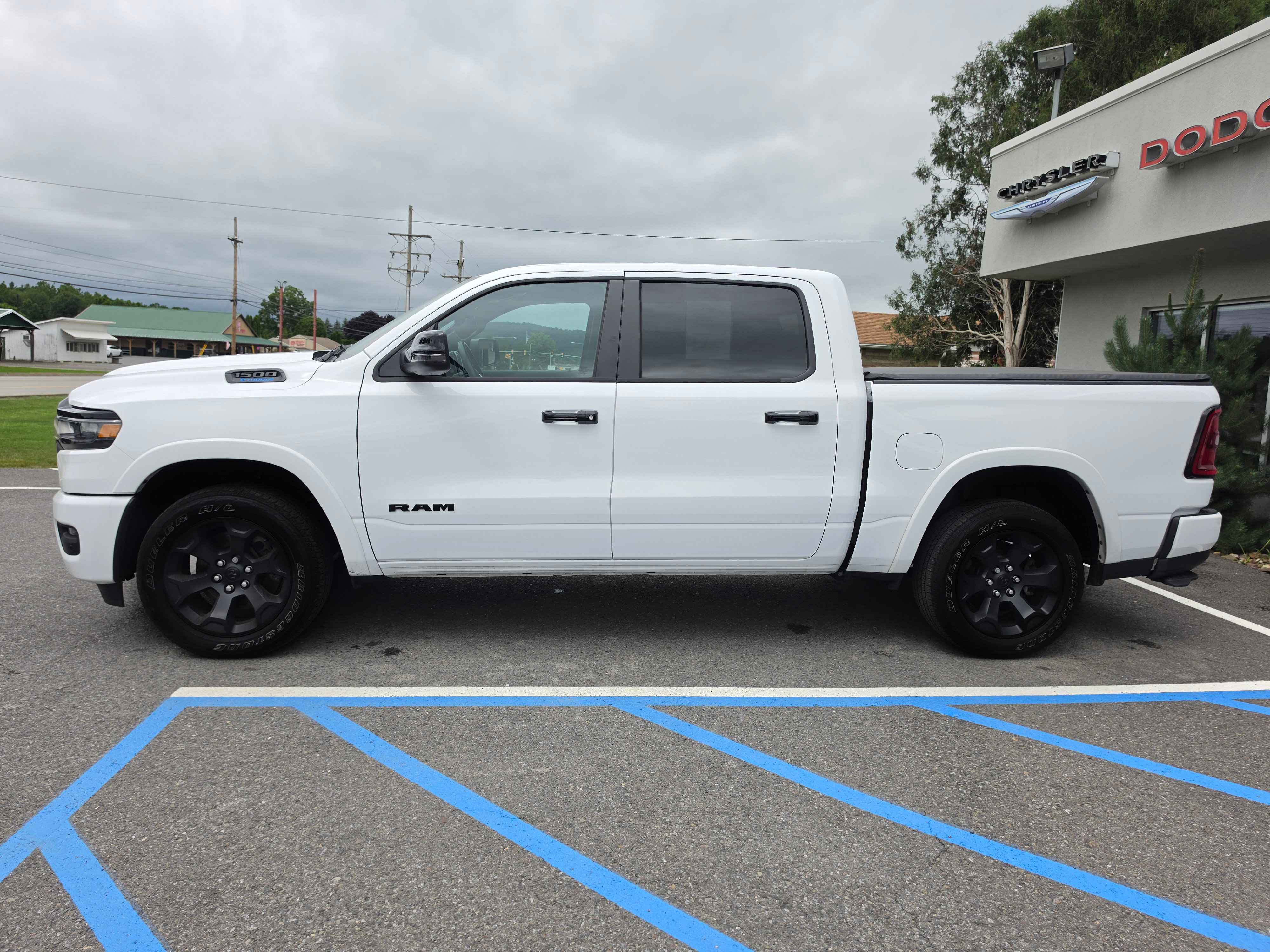 Used 2025 RAM 1500 Big Horn AWD/4WD image 7
