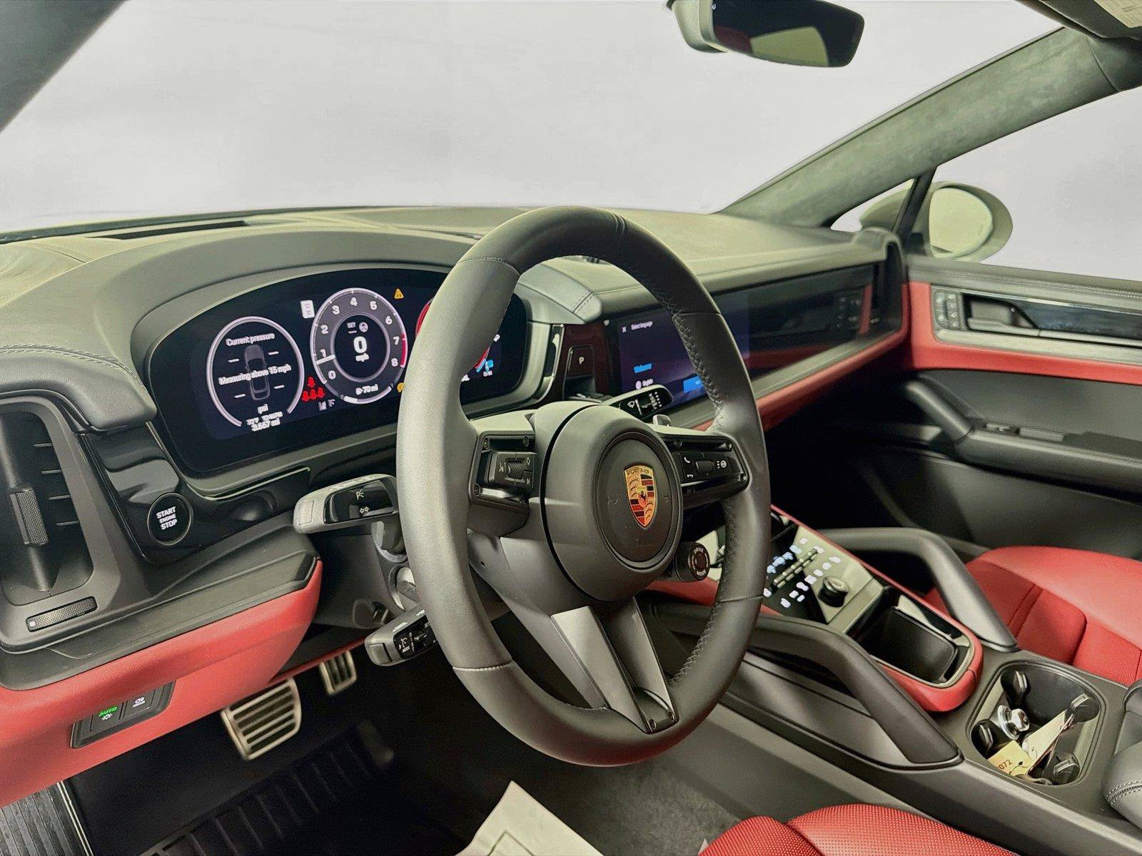 Used 2026 Porsche Cayenne GTS AWD/4WD image 4