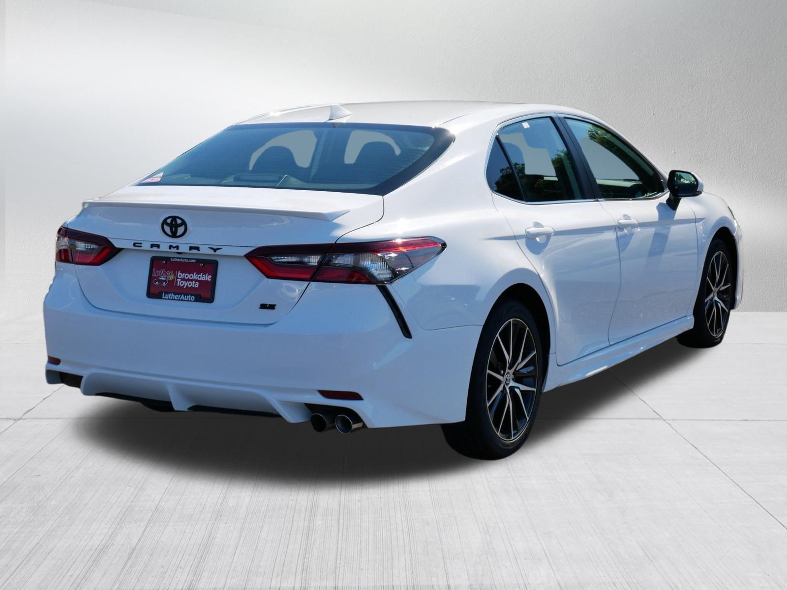 Certified 2024 Toyota Camry SE FWD image 6