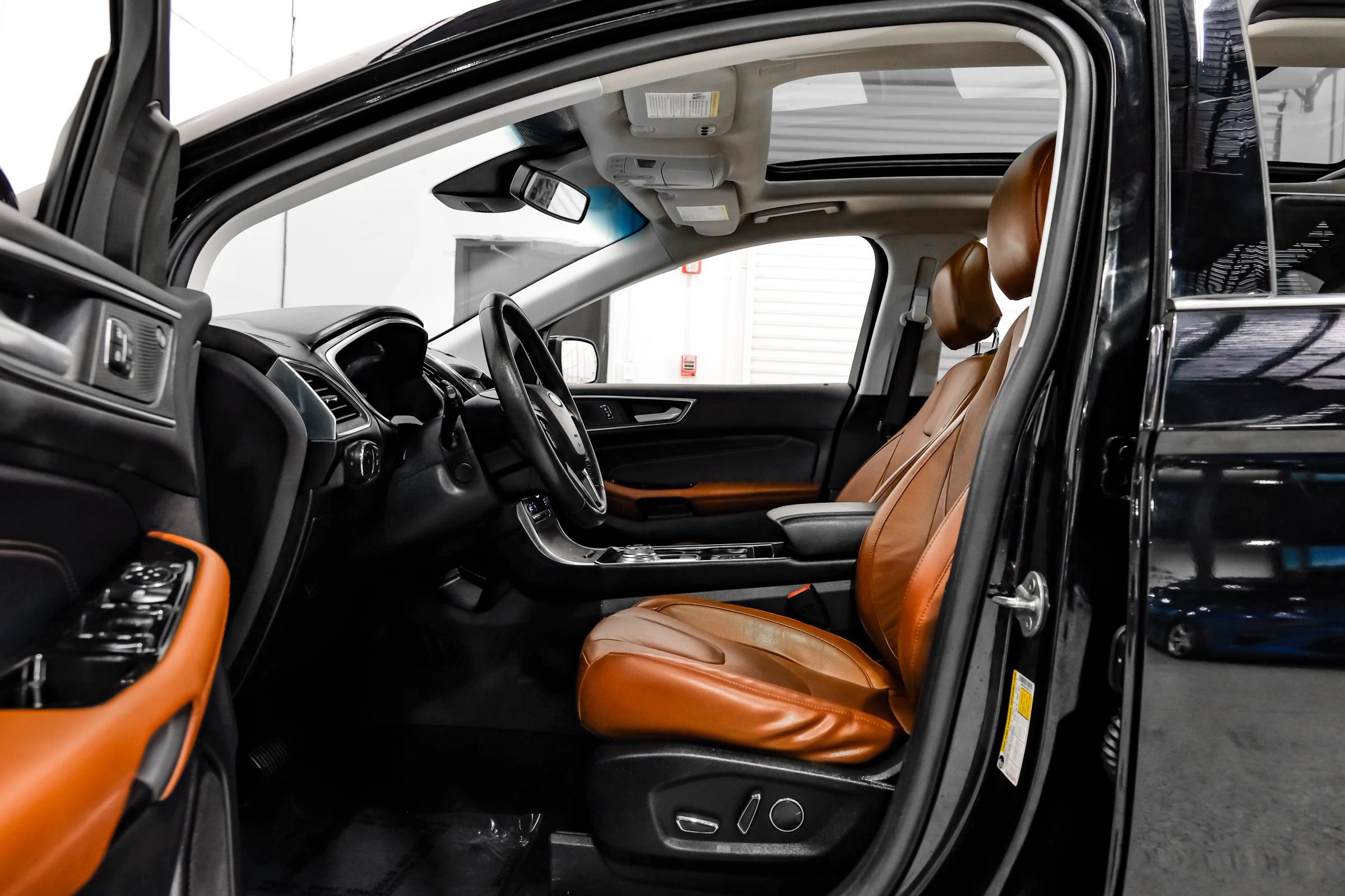 Used 2019 Ford Edge Titanium w/ Equipment Group 301A FWD image 43
