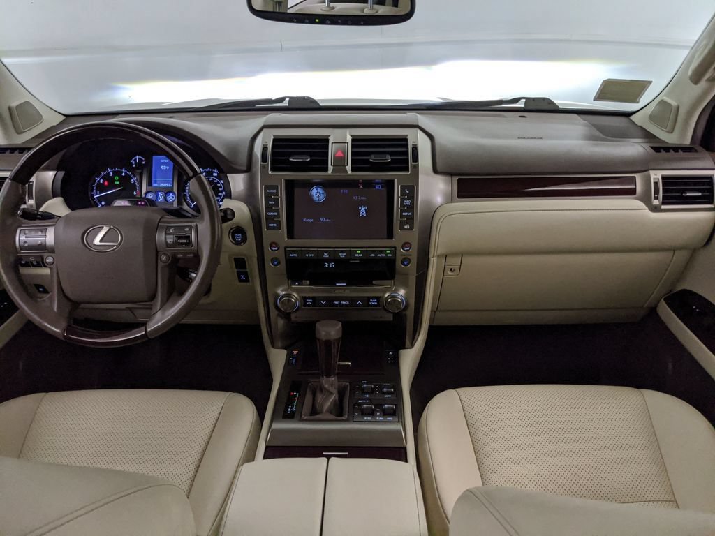 Used 2019 Lexus GX 460 Luxury AWD/4WD image 7