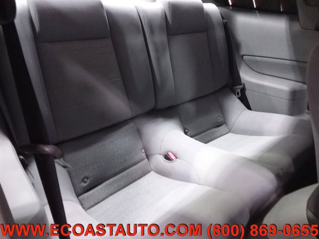 Used 2005 Ford Mustang Deluxe Coupe image 13