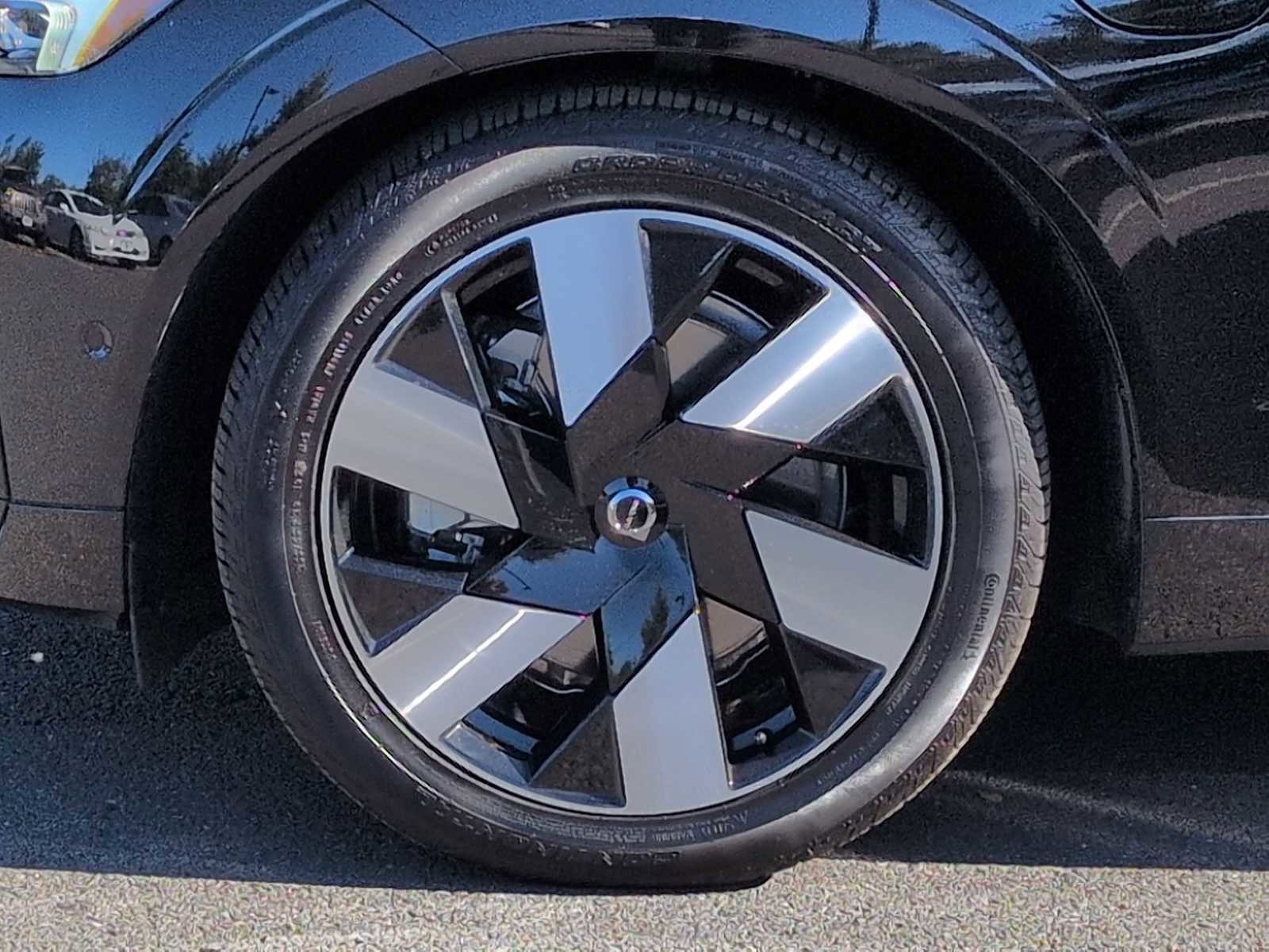 Used 2025 Volvo XC60 T8 Ultra image 13