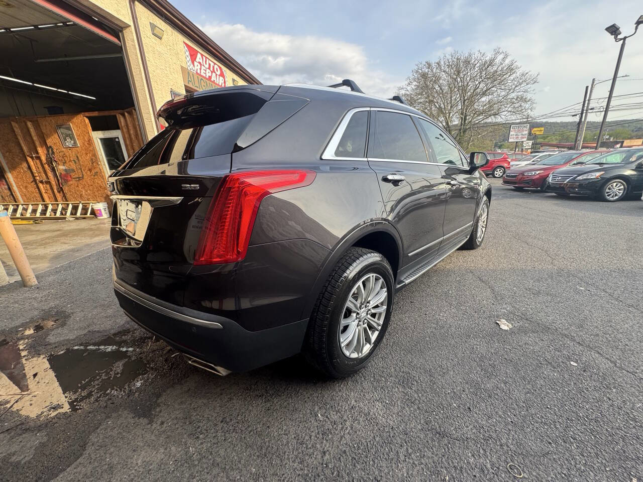 Used 2017 Cadillac XT5 Luxury w/ Driver Awareness Package AWD/4WD image 8