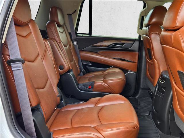 Used 2017 Cadillac Escalade Premium Luxury w/ LPO, Radiant Package image 23