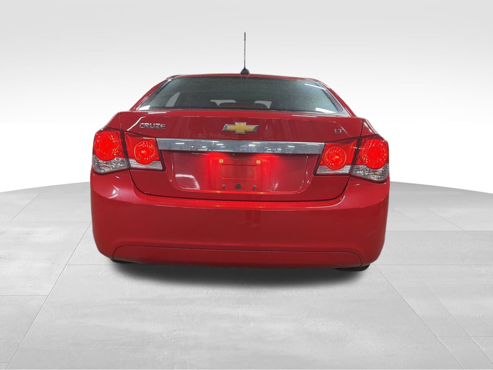 Used 2016 Chevrolet Cruze LT w/ Technology Package image 6