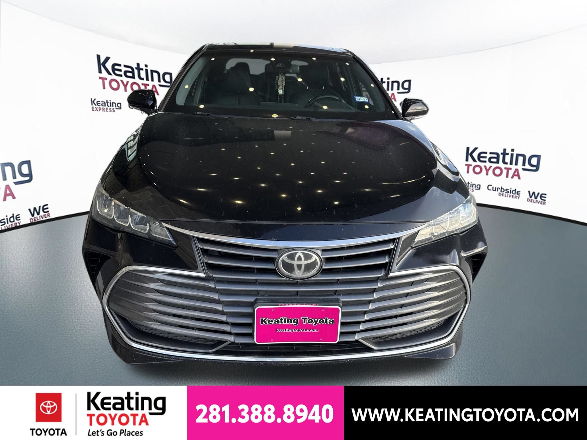 Used 2019 Toyota Avalon XLE w/ Moonroof Package FWD image 2