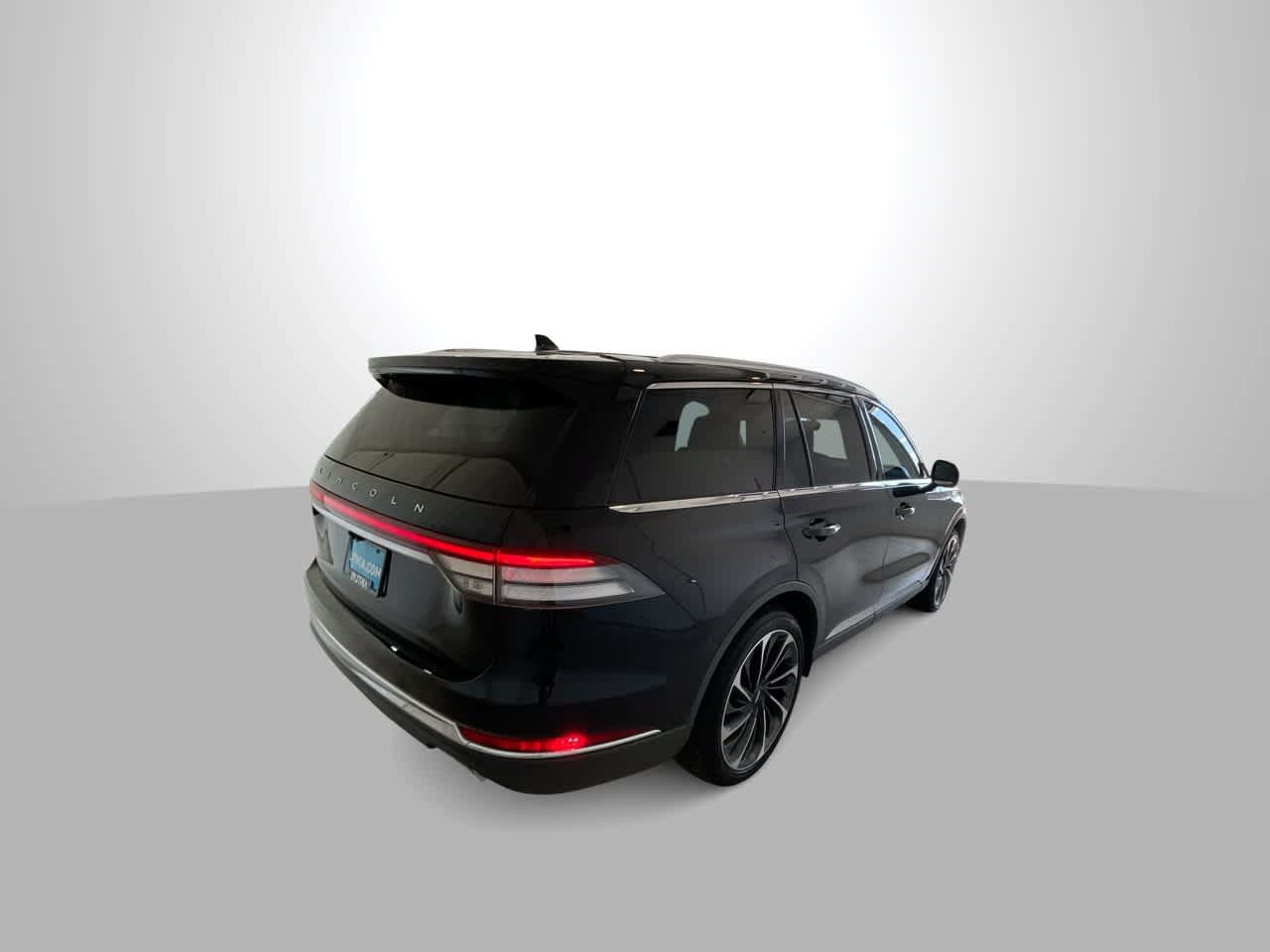 Used 2022 Lincoln Aviator Reserve w/ Equipment Group 201A AWD/4WD image 8