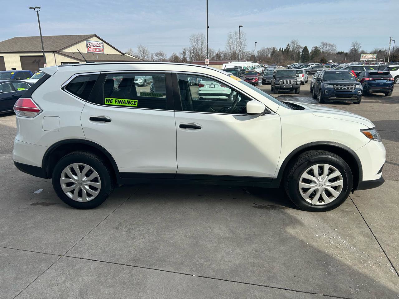 Used 2016 Nissan Rogue S image 4