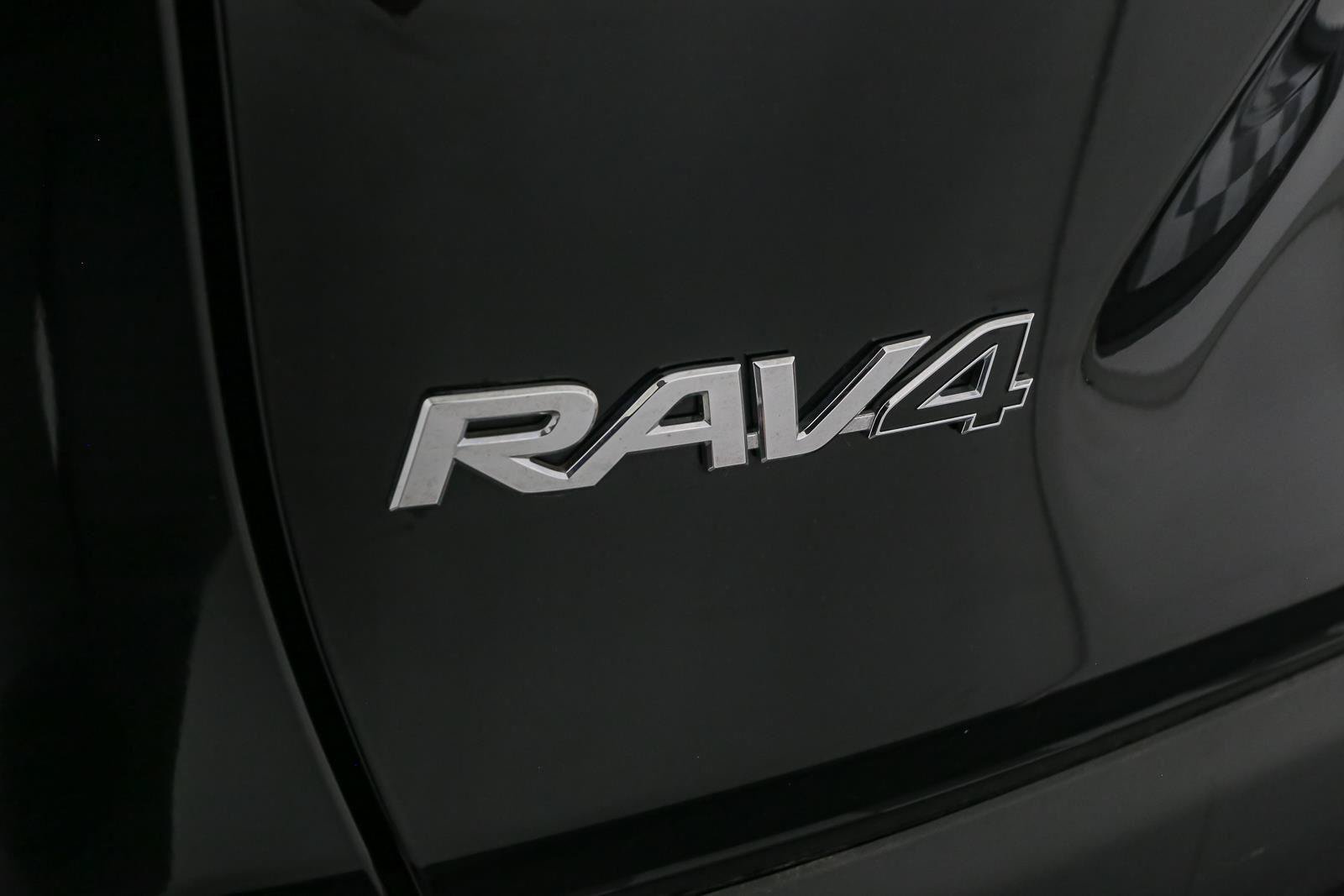 Used 2025 Toyota RAV4 XLE AWD/4WD image 10