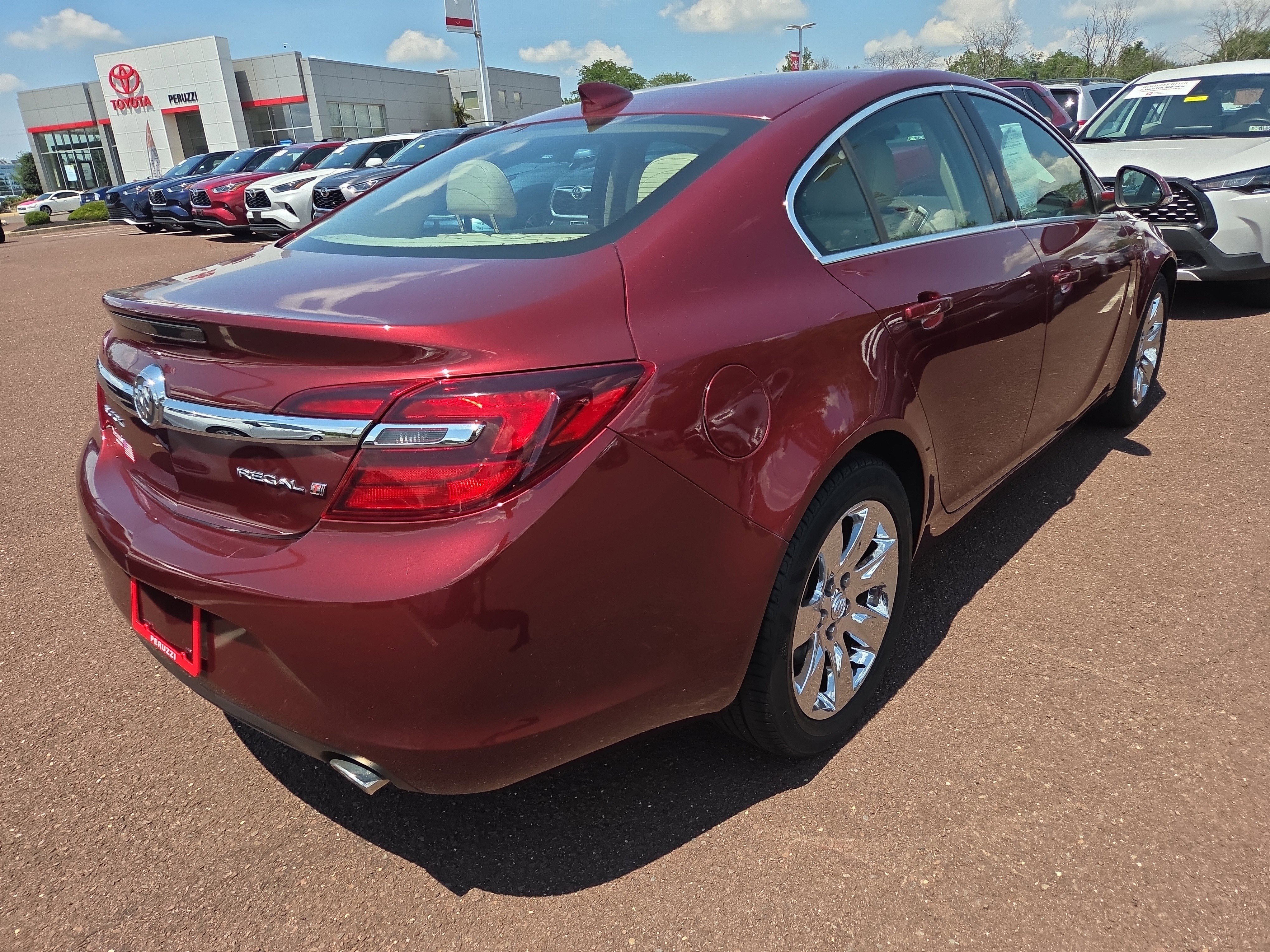 Used 2016 Buick Regal image 3
