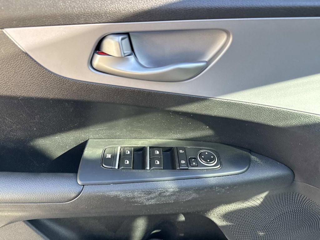 Used 2024 Kia Forte LXS image 21
