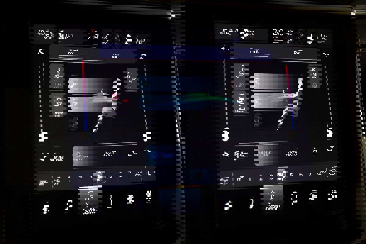 Used 2023 Jeep Grand Cherokee L Laredo image 32