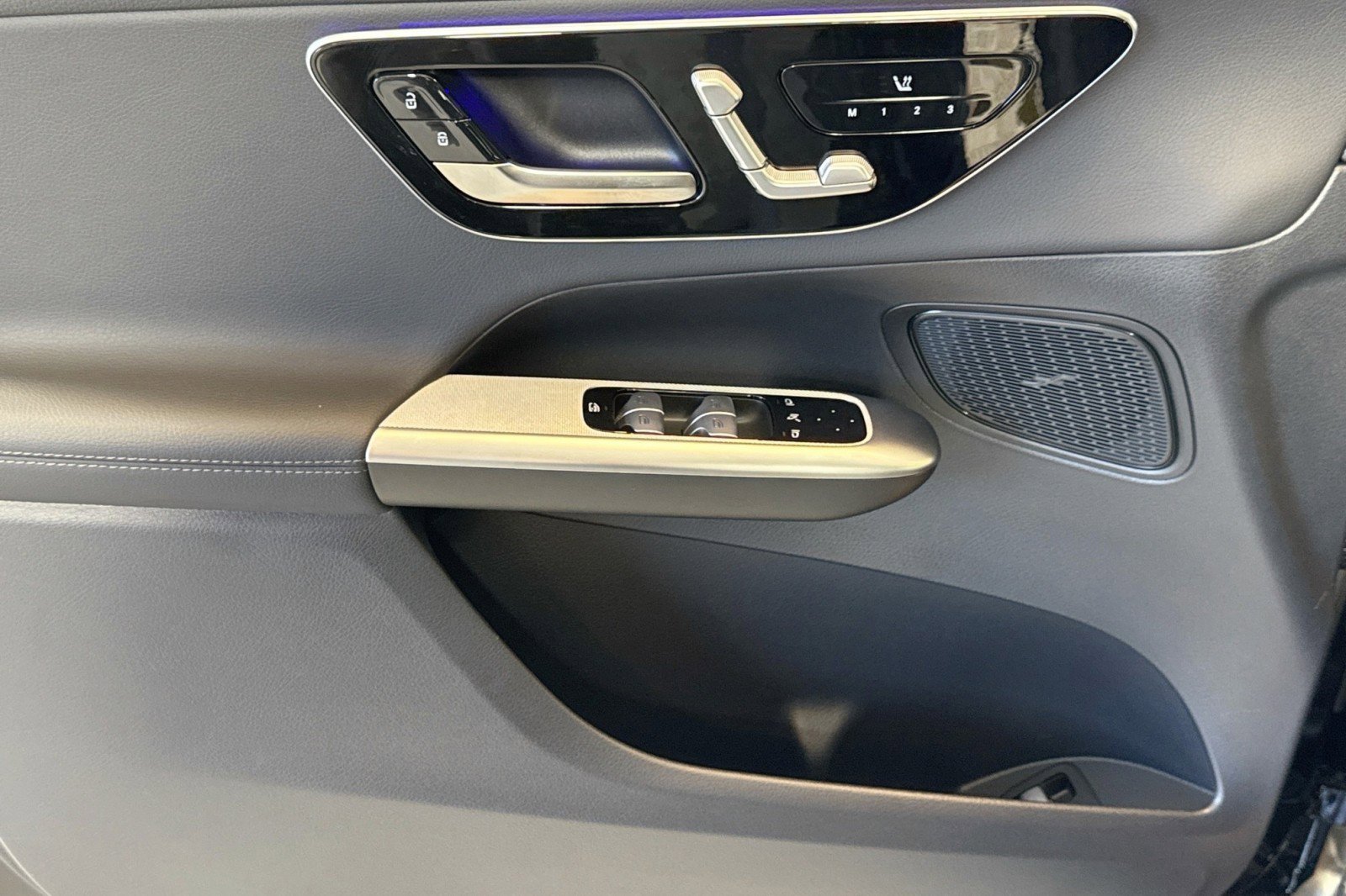 Certified 2025 Mercedes-Benz GLC 350e 4MATIC image 17