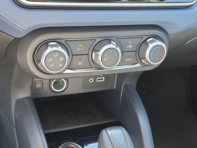 Used 2023 Nissan Versa SV FWD image 40