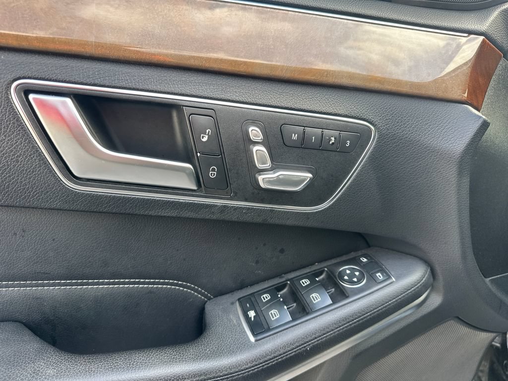 Used 2014 Mercedes-Benz E 350 Sedan image 18