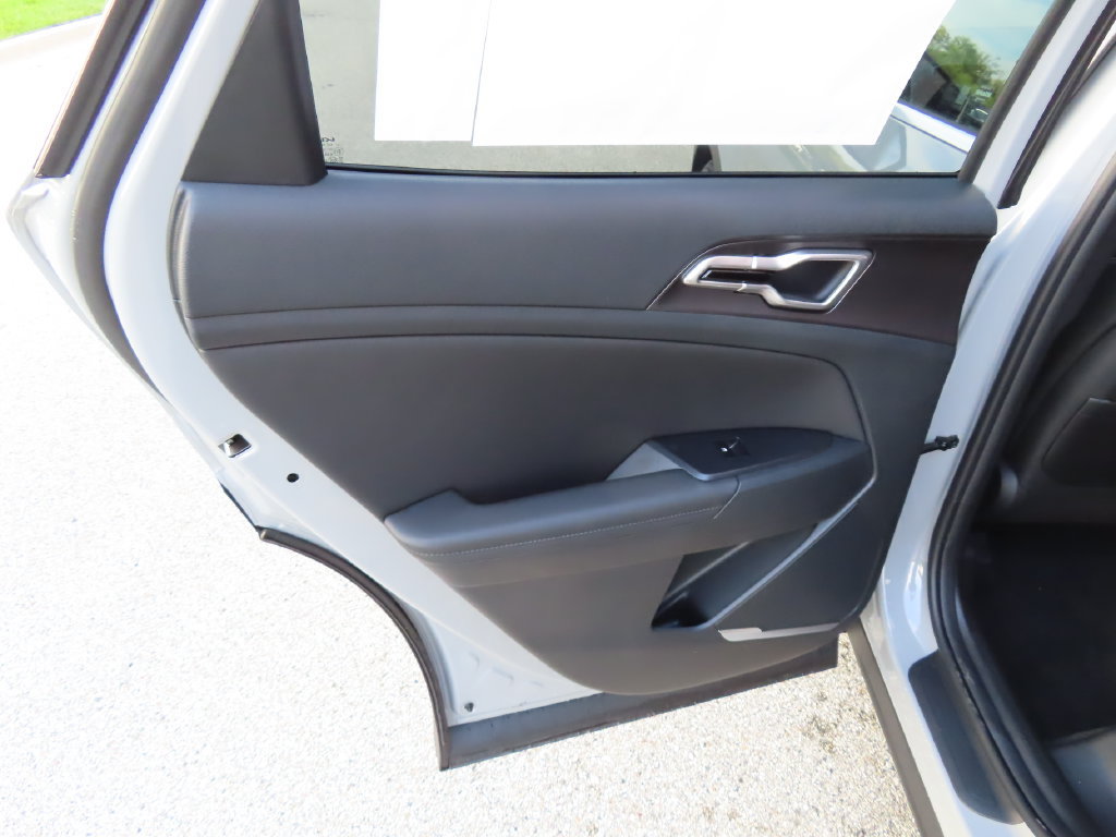 New 2026 Kia Sportage EX w/ EX Panorama Roof Package FWD image 26