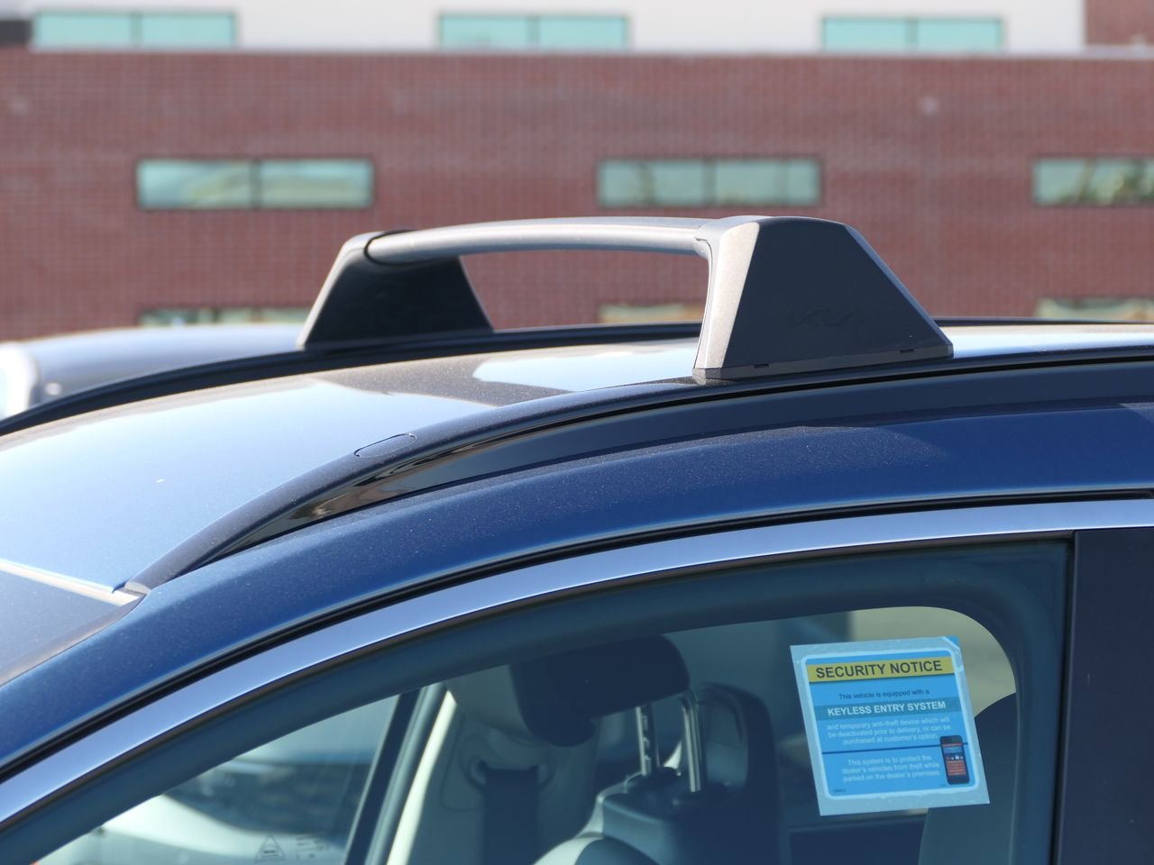 Used 2025 Kia Niro EX image 11