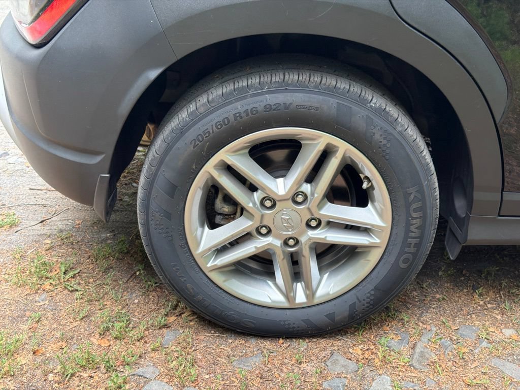 Certified 2023 Hyundai Kona SE w/ Cargo Package AWD/4WD image 7
