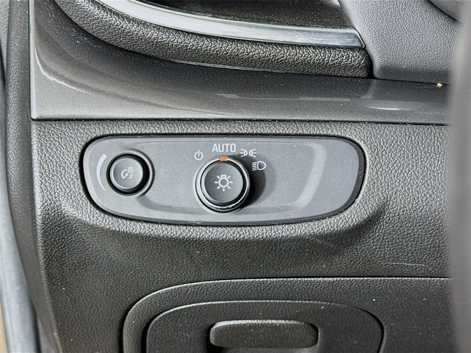 Used 2018 Buick Encore Preferred FWD image 11