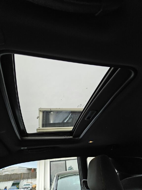 Used 2017 Dodge Challenger R/T w/ Driver Convenience Group image 21