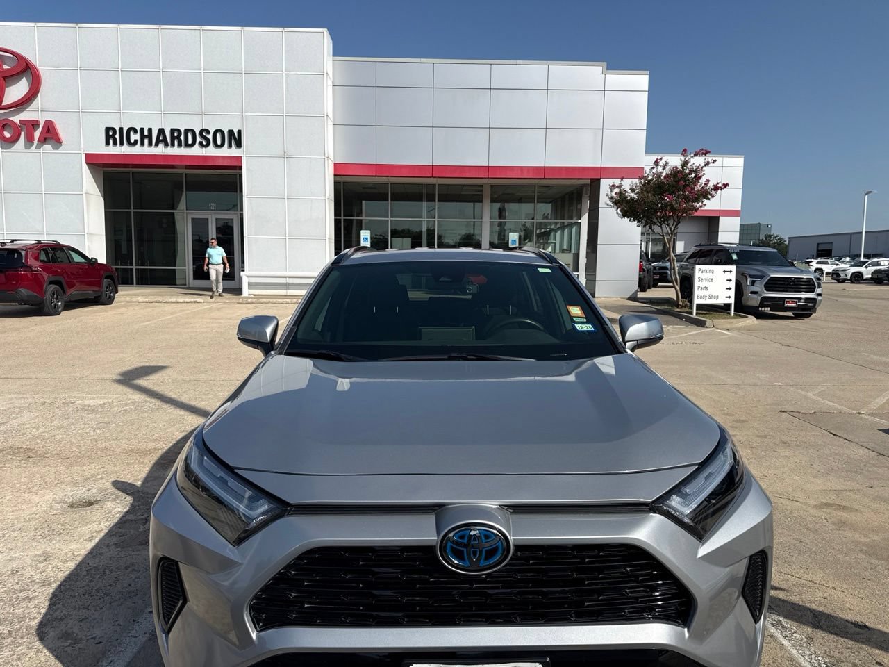 Used 2023 Toyota RAV4 SE AWD/4WD image 2