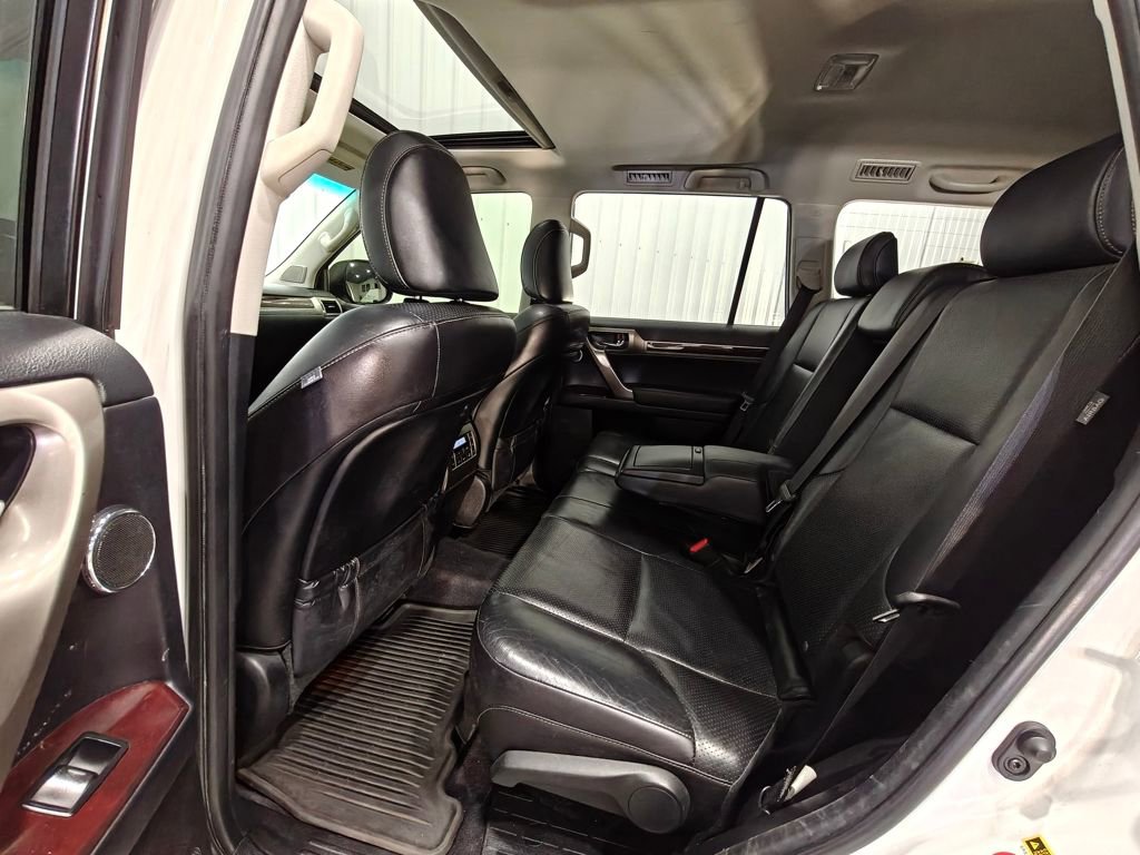 Used 2015 Lexus GX 460 Luxury image 31