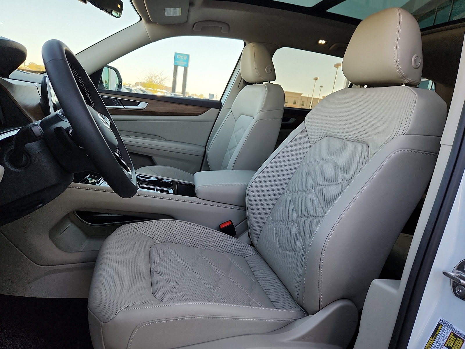 New 2026 Volkswagen Atlas SE image 13