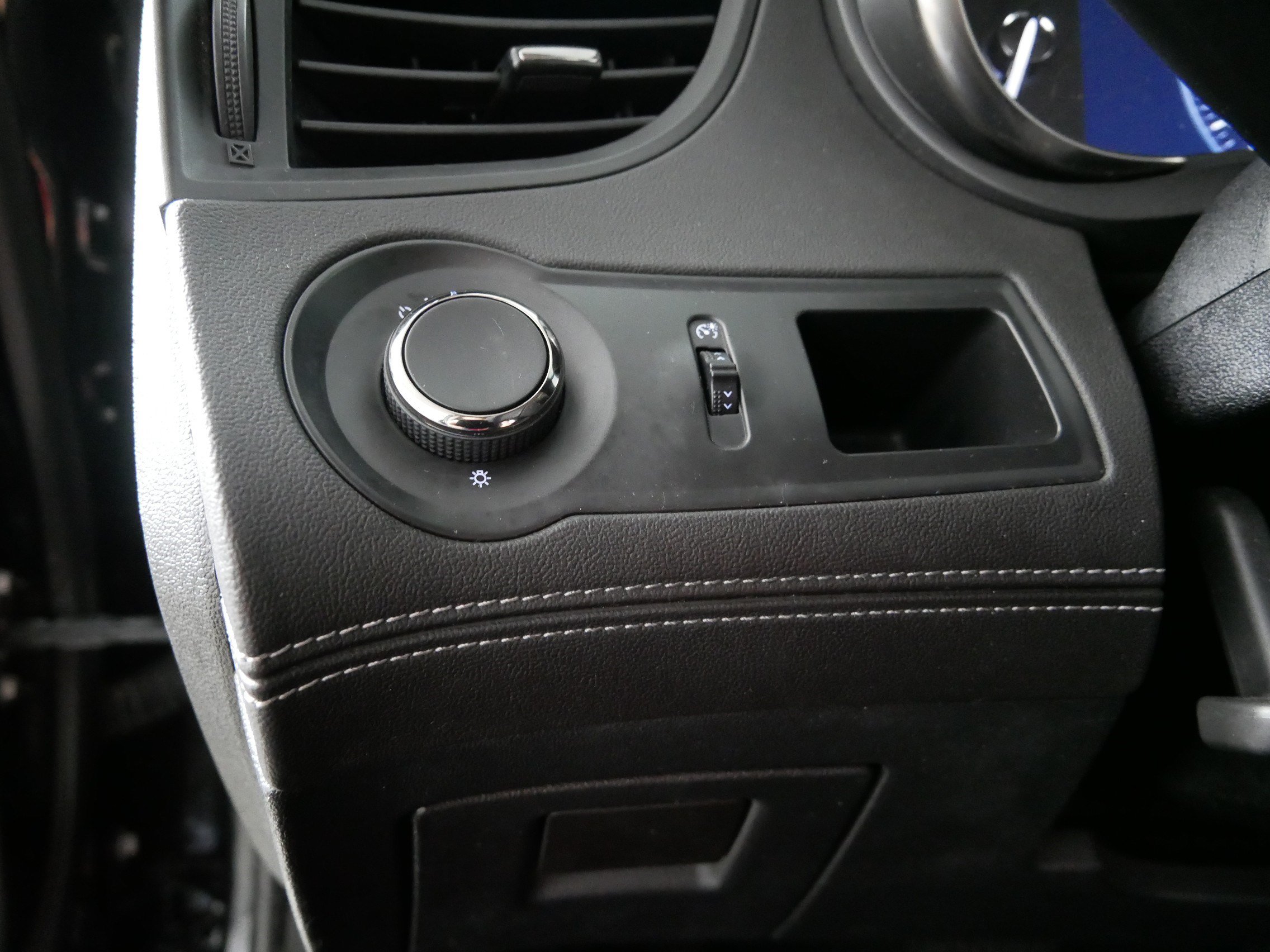 Used 2014 Buick LaCrosse Leather FWD image 26