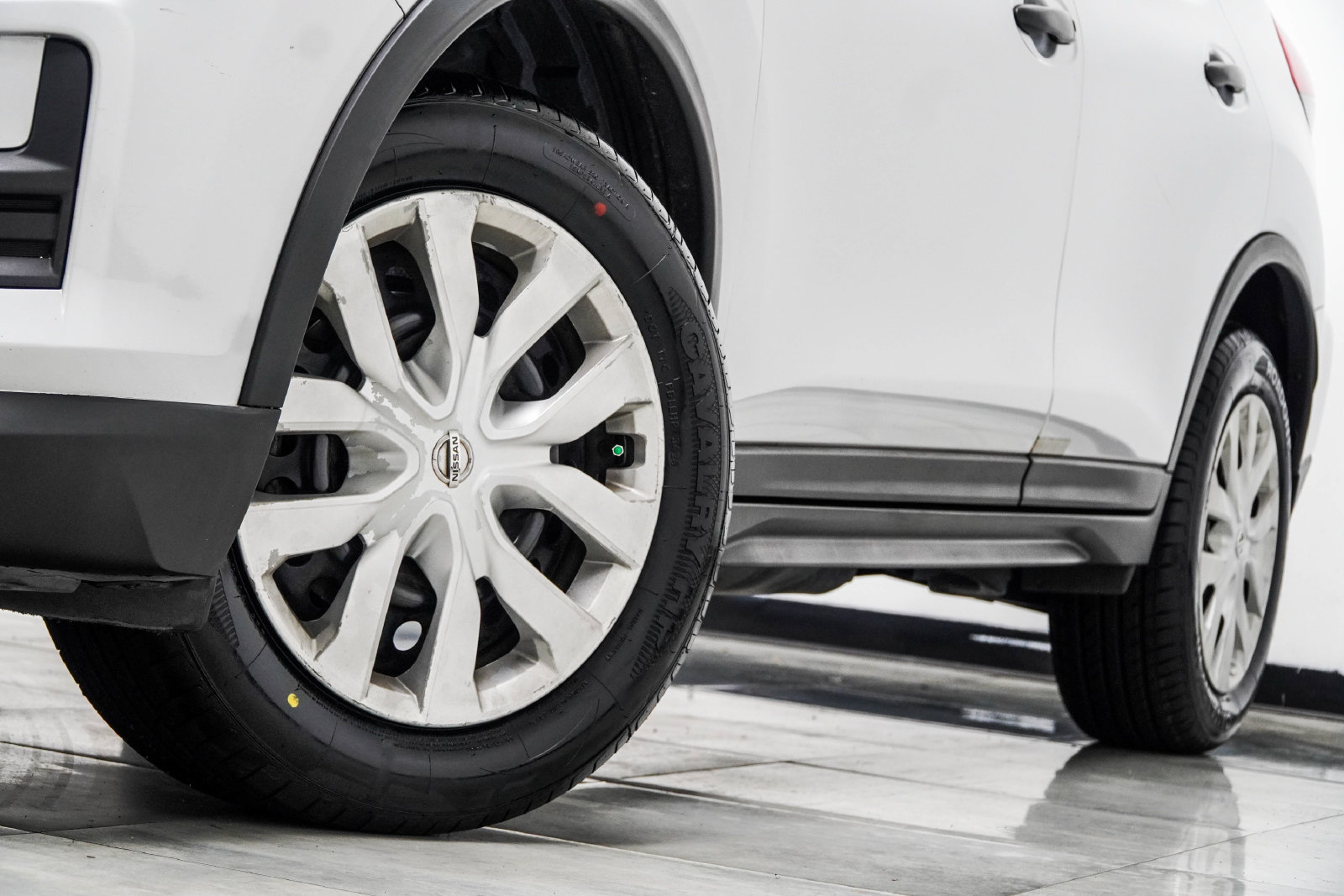 Used 2017 Nissan Rogue S FWD image 6