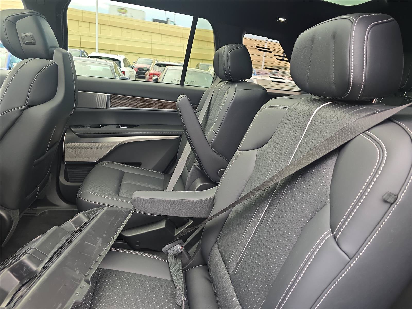 Used 2026 Cadillac Vistiq Sport w/ LPO, Floor Liner Package AWD/4WD image 15